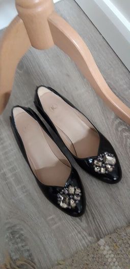 Stunning Black Patent Leather K Shoes Size 6.5 Wide Fitting