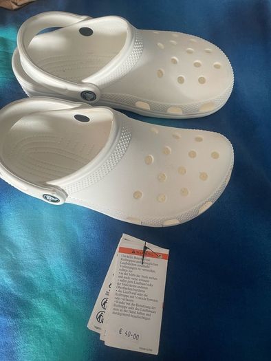 crocs