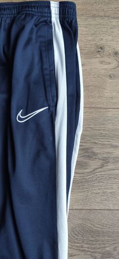 Nike boys track bottoms / pants / joggers size XL (158-170cm)