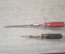 Screw holding screwdrivers