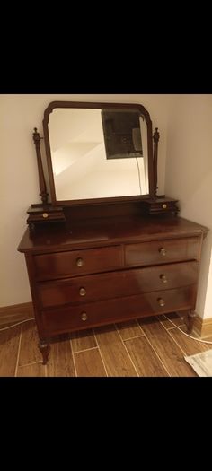 Antique dressing table with mirror