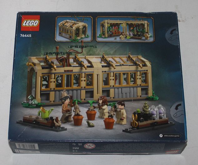 LEGO Harry Potter Hogwarts Castle Herbology Class 76445