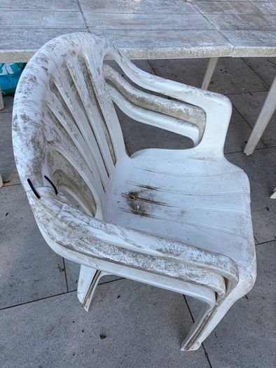 patio table and chairs