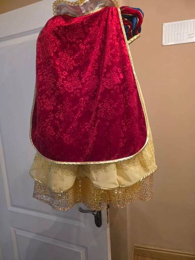 costume