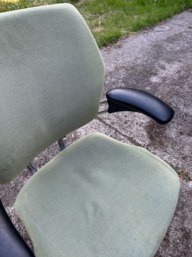 Humanscale Freedom, top range designer office chair