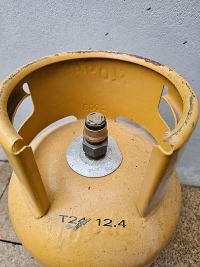 Gas cylinder