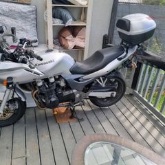 Kawasaki ZR7-S