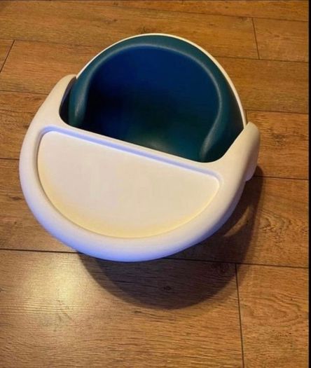 seat with tray