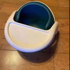 seat with tray