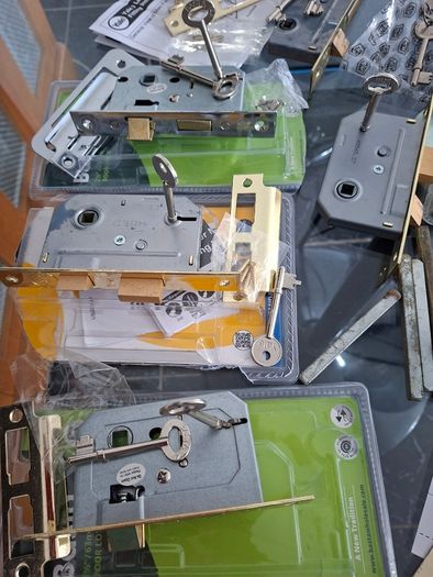 Large bundle of Locks