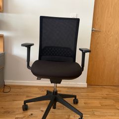 Desk chair
