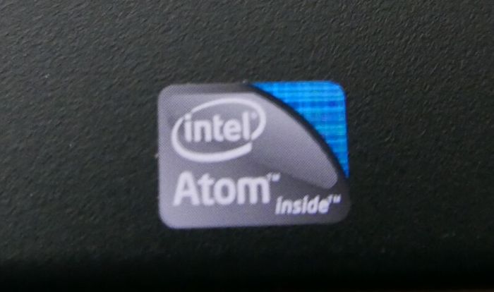 Dell Latitude 2100 150GB HDD Intel Atom Core 2GB RAM 10.1" Laptop works fine