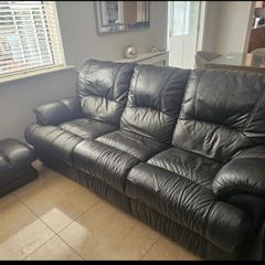 Leather recliner sofa