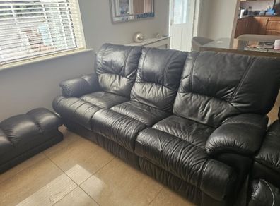 Leather recliner sofa
