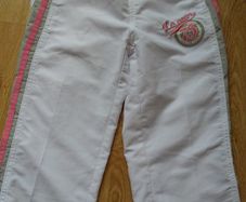 3/4 length White Shorts.   Age 9-10