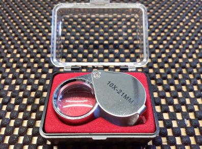 Magnifying glass (Loupe)