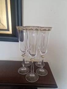 champagne flutes