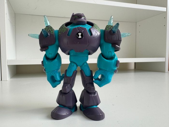Ben 10 To Shock Rocks Transformer Playmates Used Please look at the pictures
