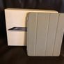 iPad 2 A1395 (WiFi) and magnetic cover Image 2