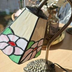Tiffany style table lamp