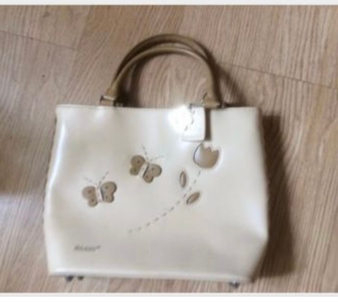 3 BULGGI Handbags For 20 Euro