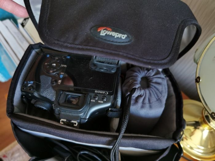 Canon 450d, 2 x lens, ext flash and carrycase