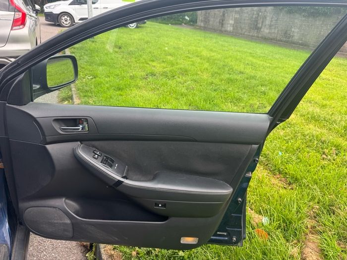 2004 Toyota Avensis