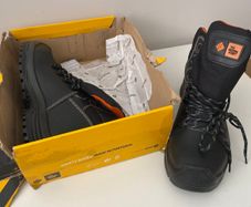 Safety shoes