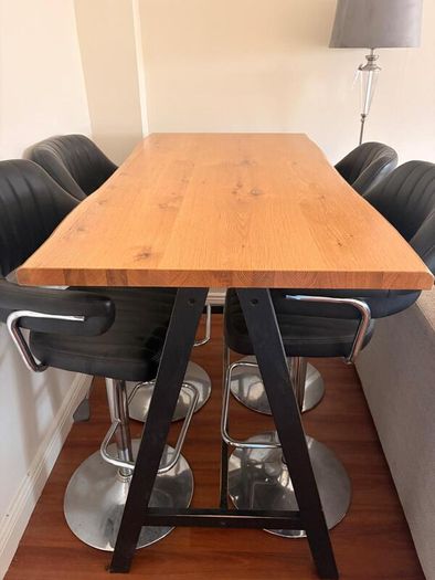High table with 4 stools