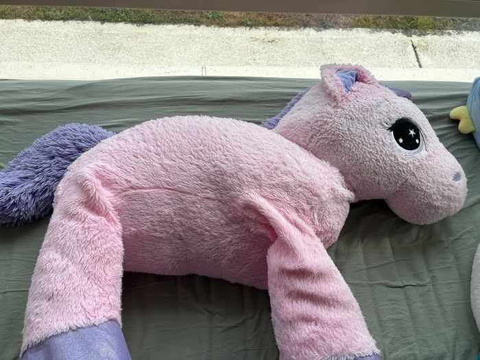 gigantic unicorn
