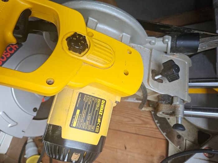 Dewalt mitre sliding saw