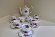 Beautiful Vintage Queen Anne Coffee Set