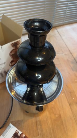 Chocolate Fountain Giles and Posner