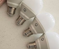 4 x lifx e27 bulbs