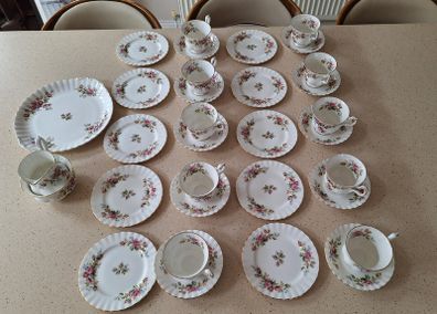 Royal Albert Moss Rose 33 piece tea set