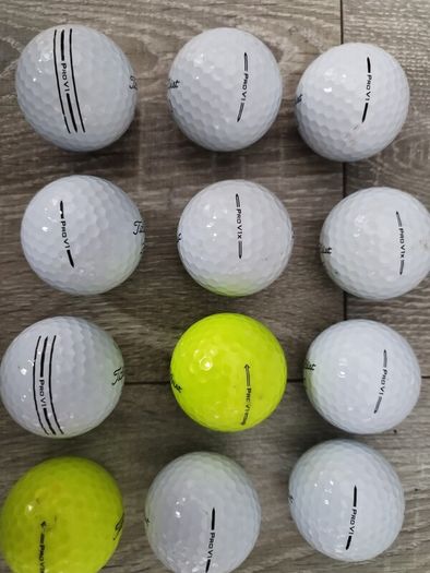 Pro v Titleist Golf Balls