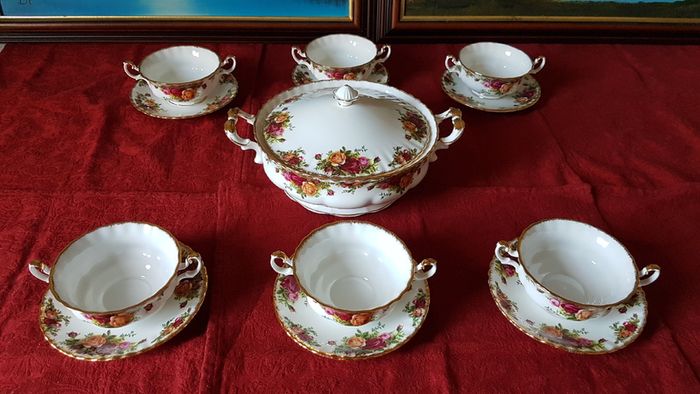 13 Piece Royal Albert Old Country Roses Bone China Gold Gilt Soup Coupe Set With Lidded Tureen Made In England