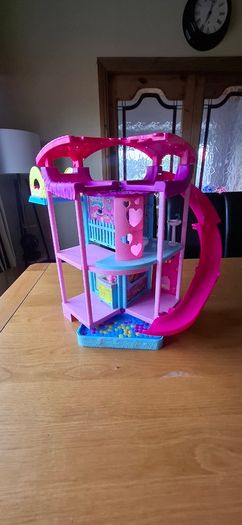 Barbie chelsea doll house and wardrobe