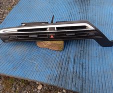 Dash center air vent grill