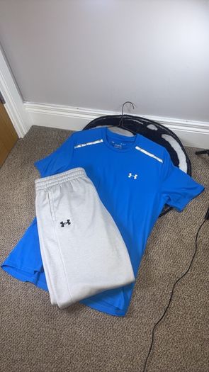 Under Armour 2 Piece Tech Set