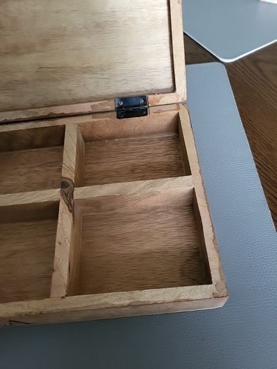 Wooden box 6 compartments