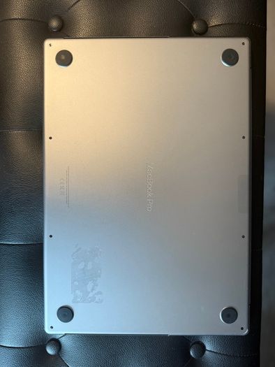 MacBook Pro 16 M1 Pro 2022 32gb/1tbssd/345c