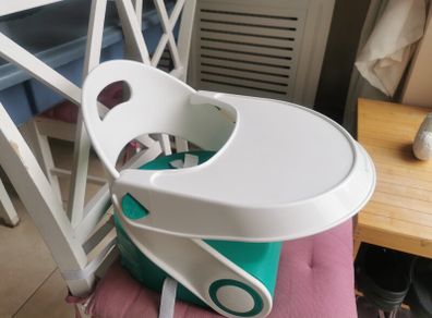 Baby booster seat for eating and playing
