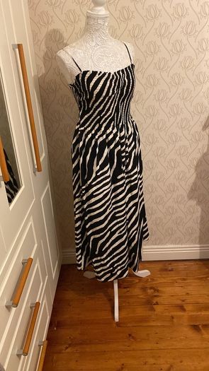 Dress black & cream