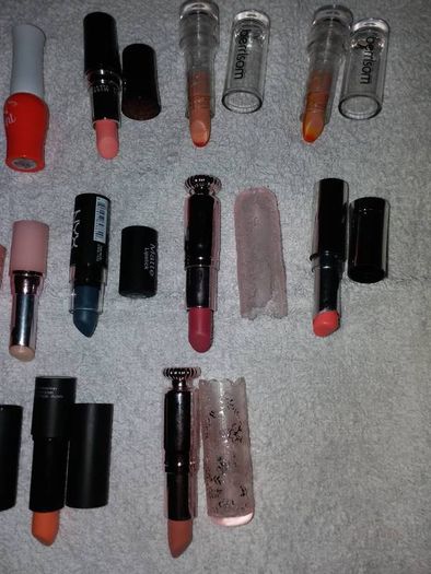 2 euro lipsticks