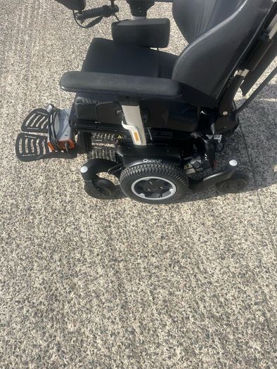 Electric Wheelchair