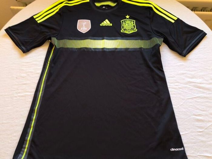 2013/15 Spain Adidas Away Jersey Size M Adults