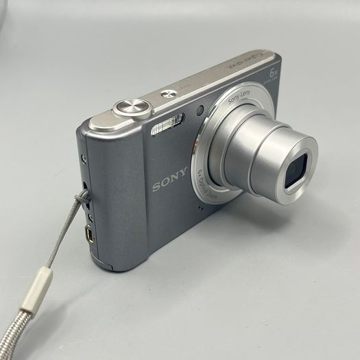 Sony Cyber-shot DSC-W810 20MP Digital Camera Silver - Full Kit - 32GB SD