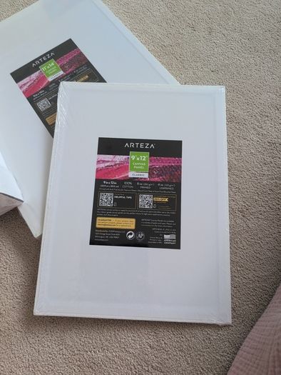 Bundle of canvas, white, arteza and crelando