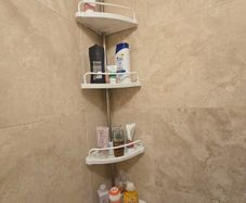 Extendable pole for bathroom